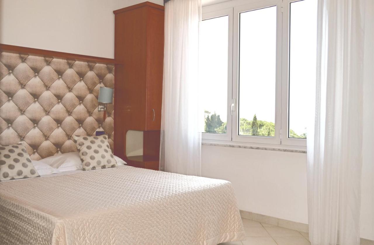 Hotel Noris Finale Ligure Exteriör bild