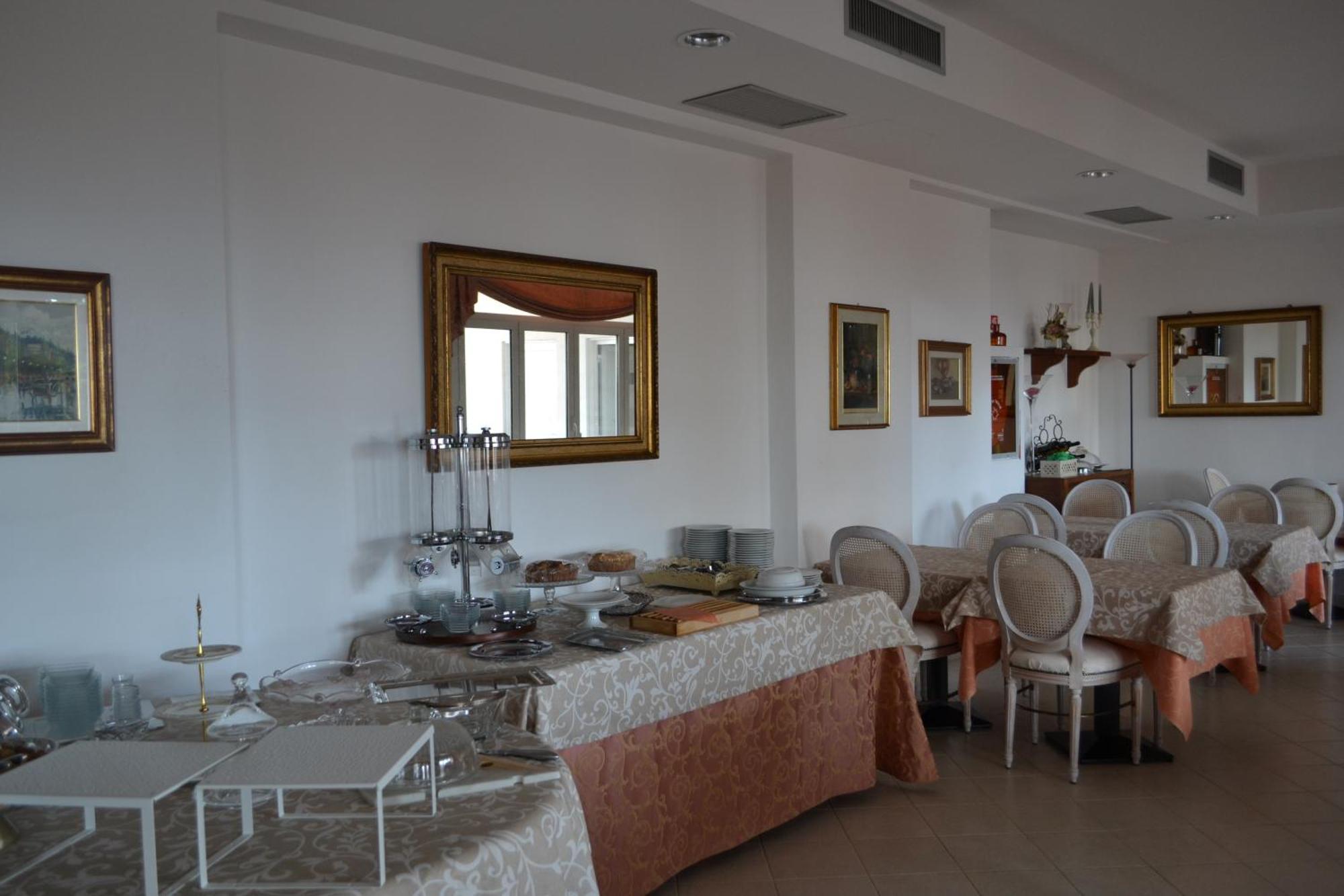 Hotel Noris Finale Ligure Exteriör bild
