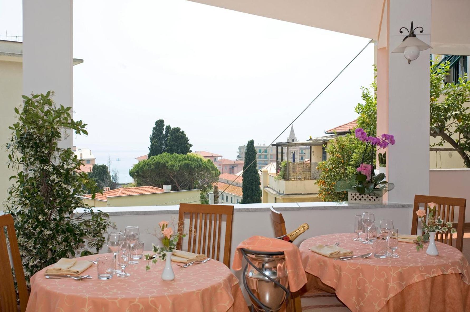 Hotel Noris Finale Ligure Exteriör bild