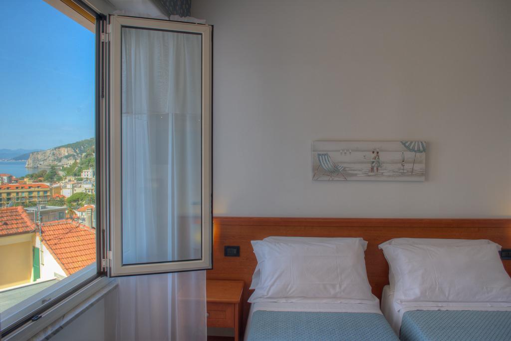 Hotel Noris Finale Ligure Exteriör bild