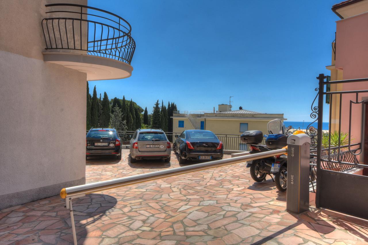 Hotel Noris Finale Ligure Exteriör bild